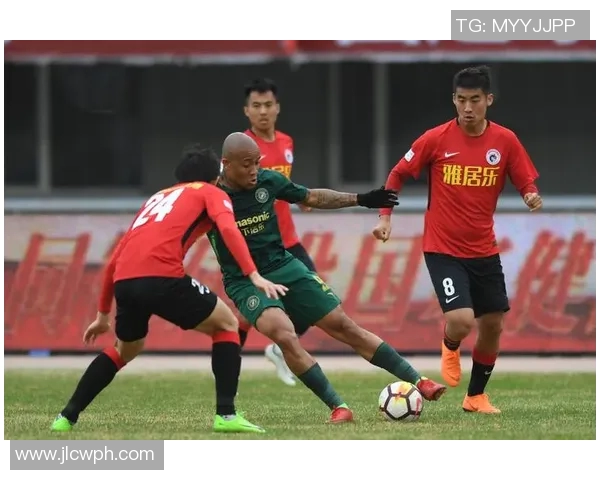 浙江绿城与辽宁队的激烈对决展现足球魅力与团队精神的巅峰碰撞